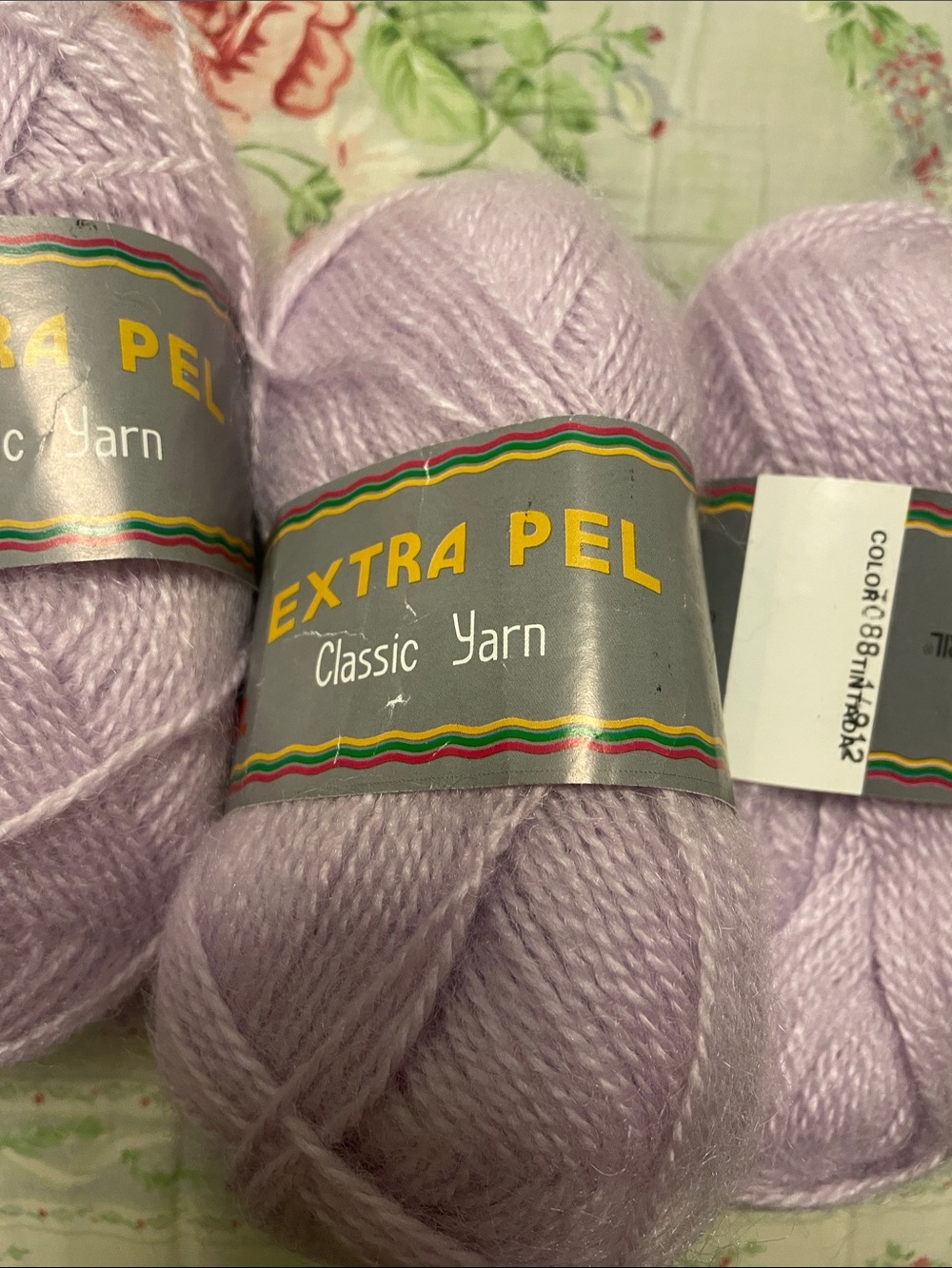 Classic Yarn in Light Lavender - Soft Lilac Craft Yarn 5 Skiens